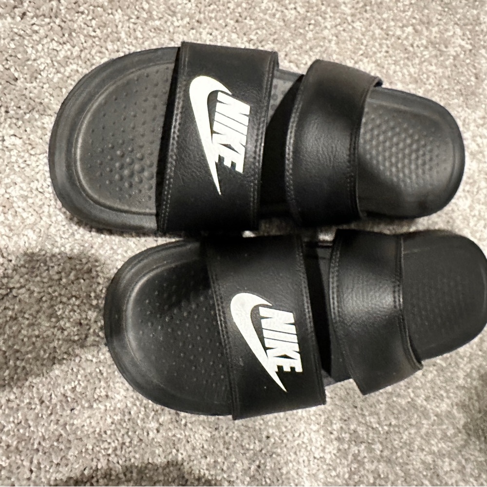 Nike slides women size 8